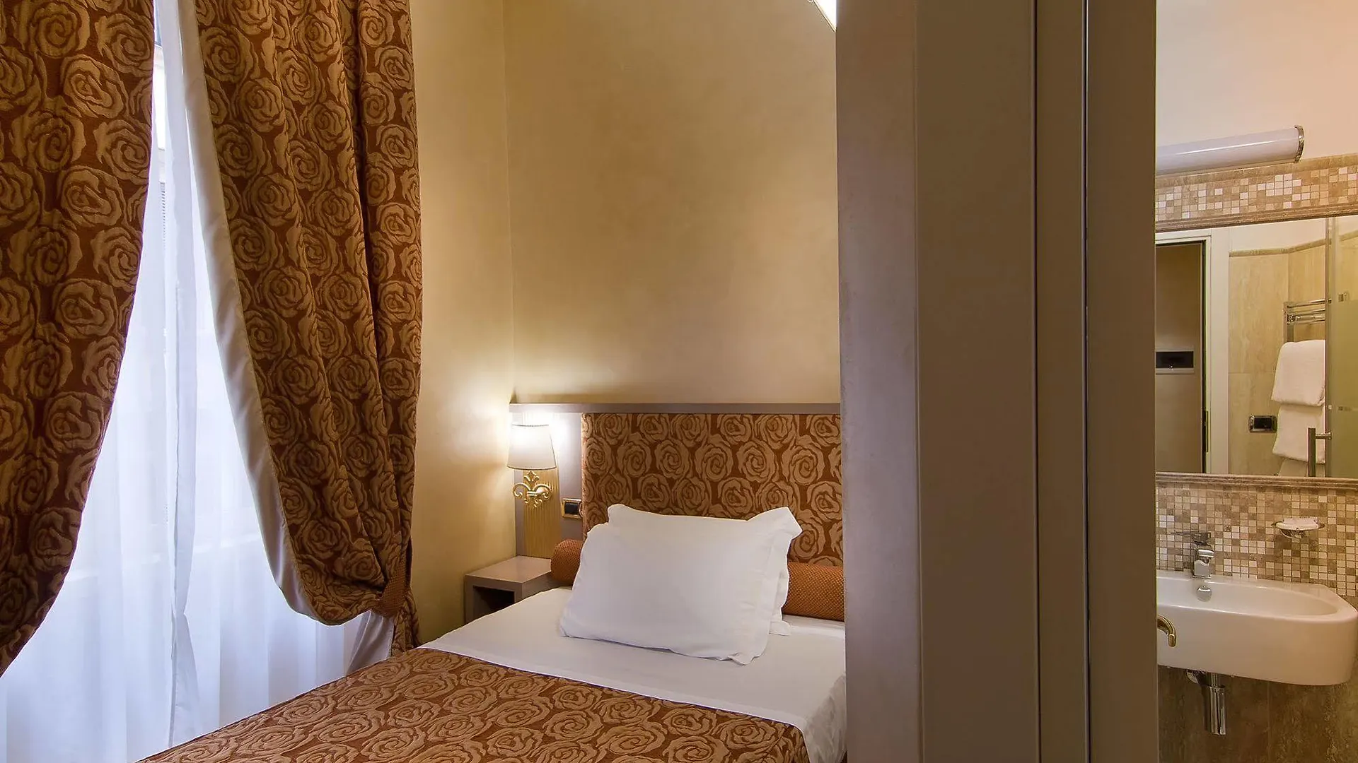 Hotel Fellini Ρώμη 3*,