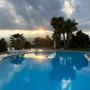 agriturismo-serra-san-biagio-calatabiano.sicilyhotelsitaly.net/
