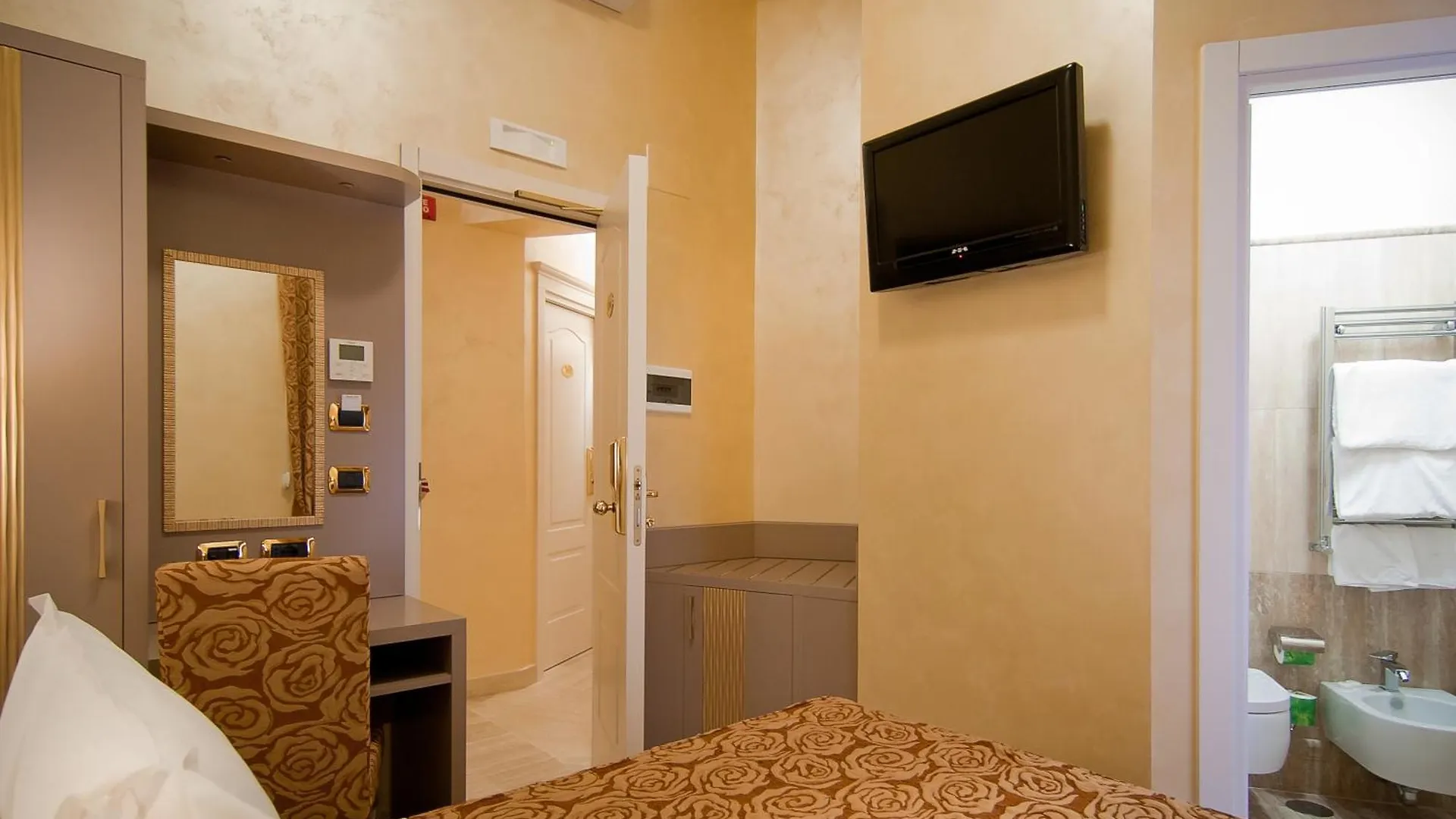 Hotel Fellini Roma 3*,  Italia