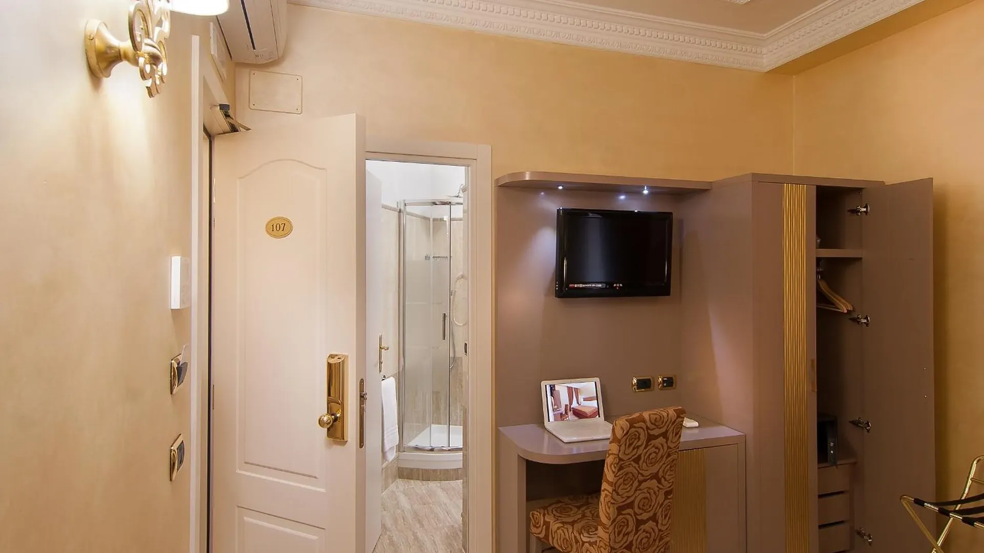 Hotel Fellini Roma